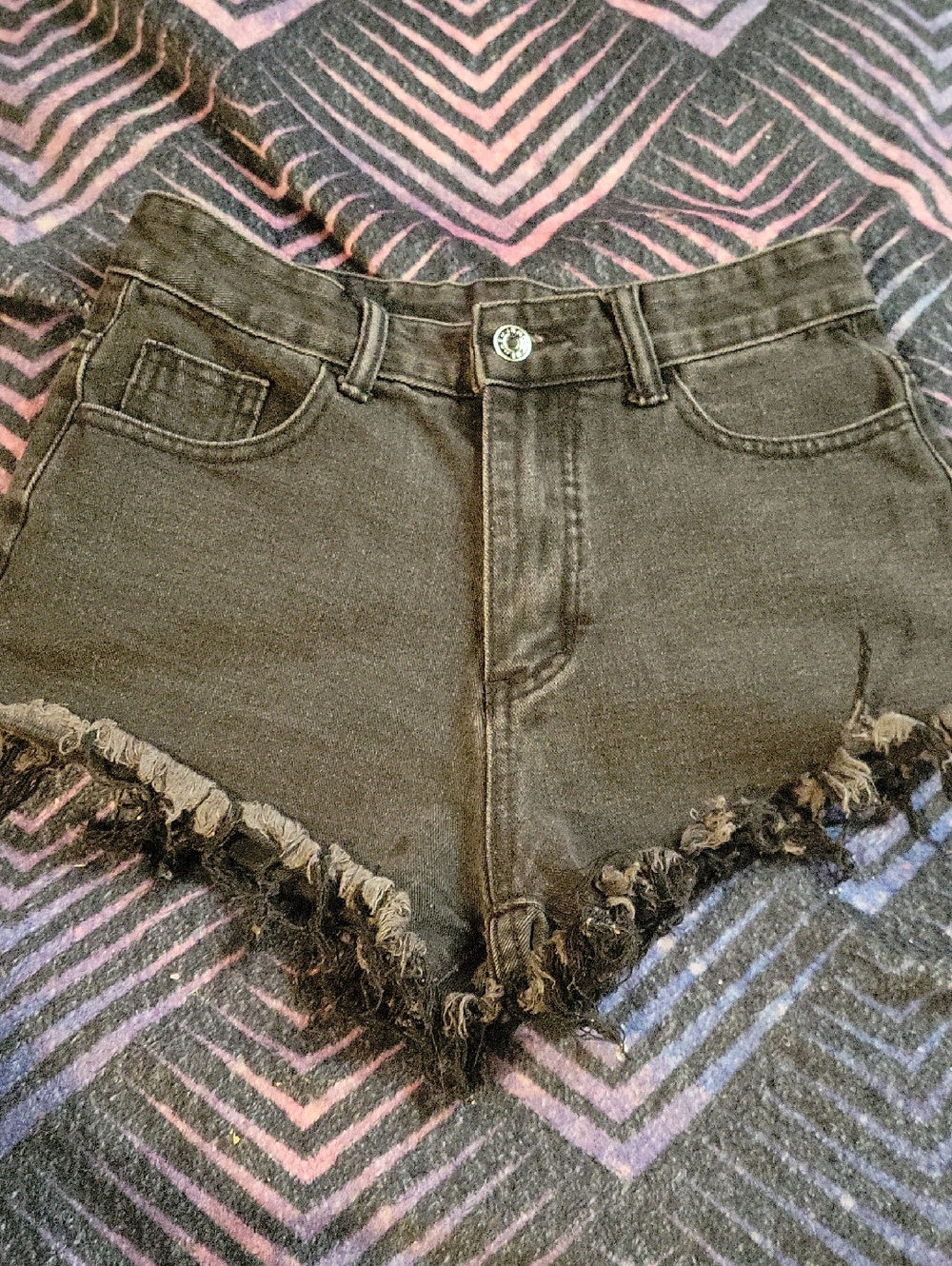 SHEIN Black Frayed Hem High-Rise Denim Shorts
